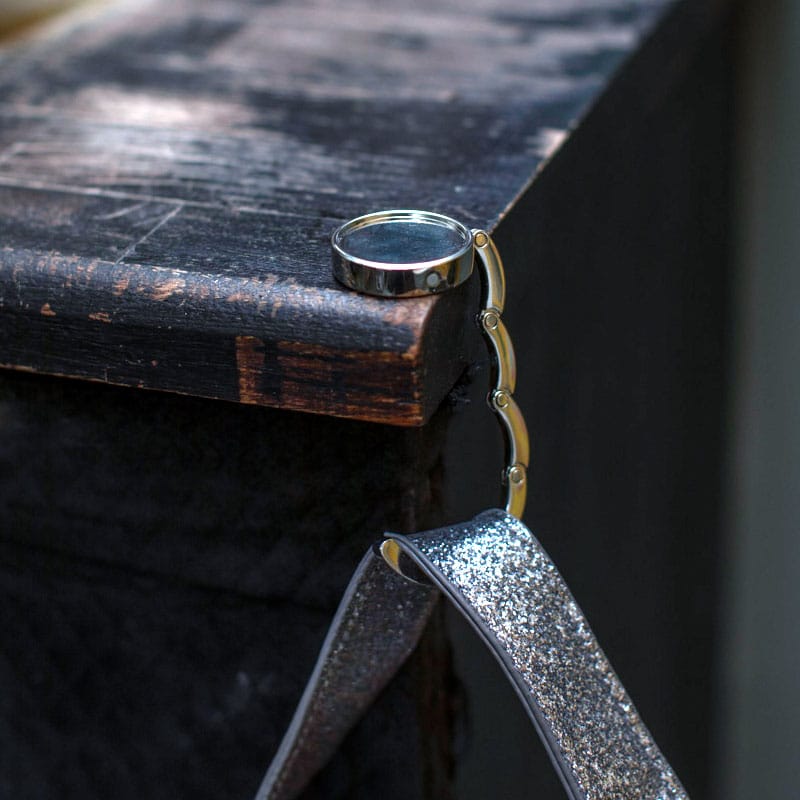 Accroche-sac portable de table