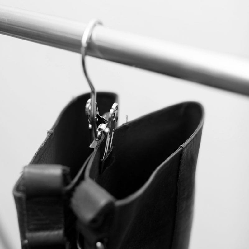 Cintre pour bottes avec pince