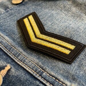 Alternative view of Insigne militaire chevrons – Écusson